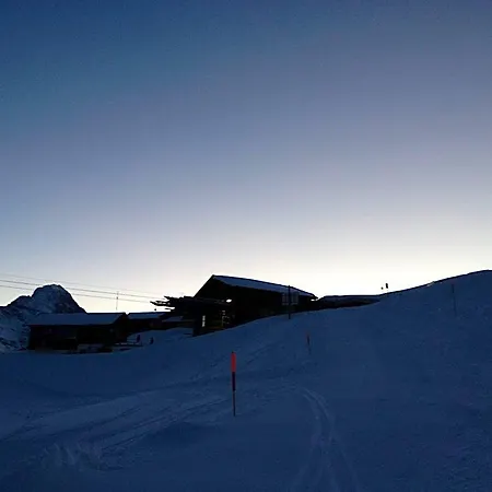 Berggasthaus First Хостел