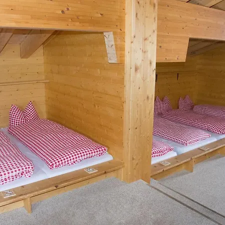 Hostel Berggasthaus First - Only Accessible By Cable Car