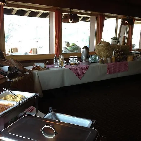 Berggasthaus First - Only Accessible By Cable Car Hostel