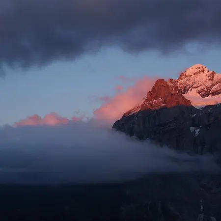 Berggasthaus First - Only Accessible By Cable Car Hostel