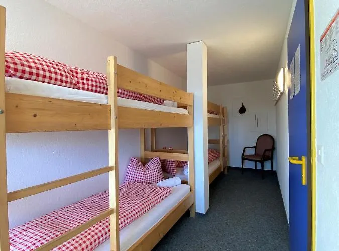 Berggasthaus First - Only Accessible By Cable Car Hostal *