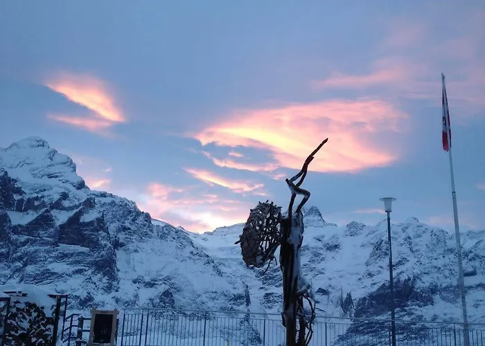 Berggasthaus First - Only Accessible By Cable Car بيت شباب