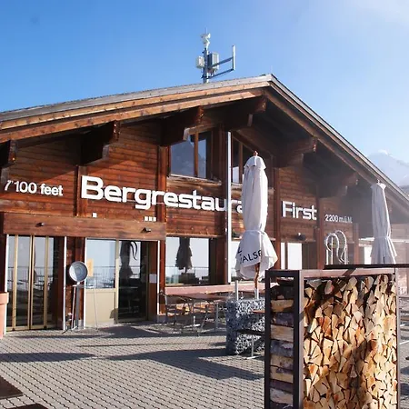 Hostel Berggasthaus First *